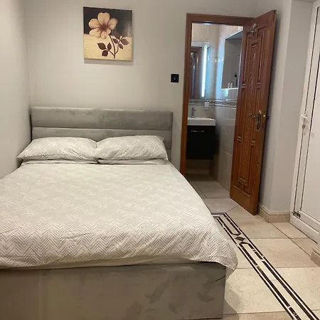 North London Studio Apartment Buitenkant foto