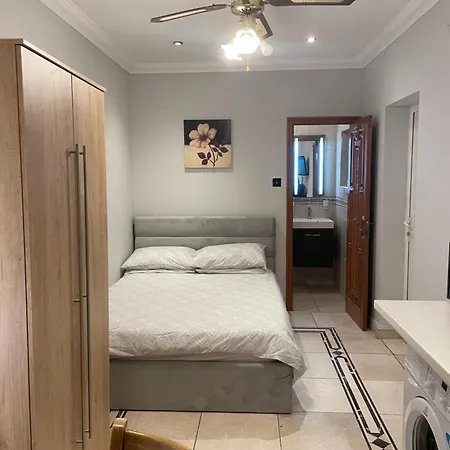 North London Studio Apartment Buitenkant foto